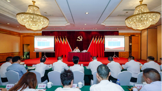 尊龙凯时集团任丁书记带头讲授“不忘初心、牢记使命”主题教育专题党课
